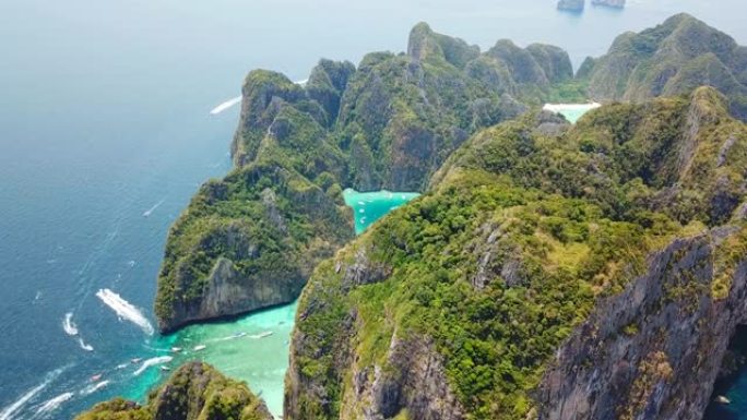 泰国披披群岛热带玛雅湾和石灰岩悬崖的空中无人机视图