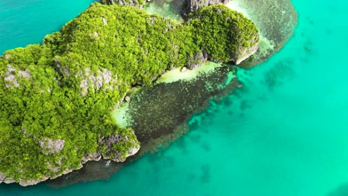 有雨林的岩石岛，鸟瞰图。菲律宾卡拉莫恩群岛