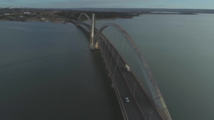 巴西利亚低空空中穿越Juscelino Kubitsheck桥 (JK桥)
