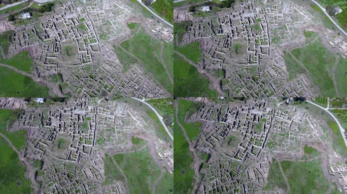 叙利亚乌加里特古遗址的鸟瞰图。我们可以在地面上看到建筑物的特征，在它们被破坏之后-联合国教科文组织世