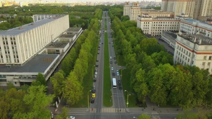 俄罗斯莫斯科日落灯大学交通街空中全景4k