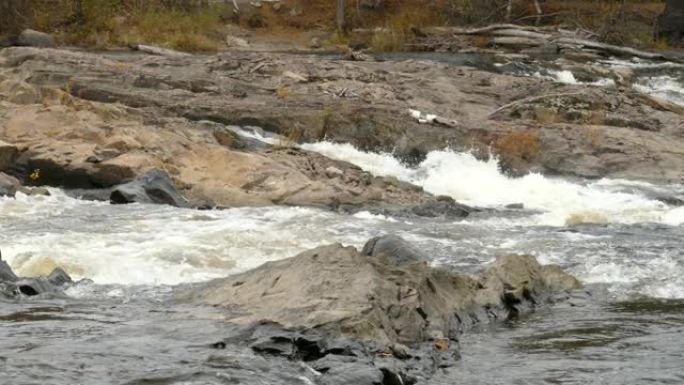 裸露的基岩是河流流动的地球剪切力的标志