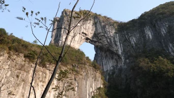 桂林的天然拱门生态桂林绿水青山自然景观