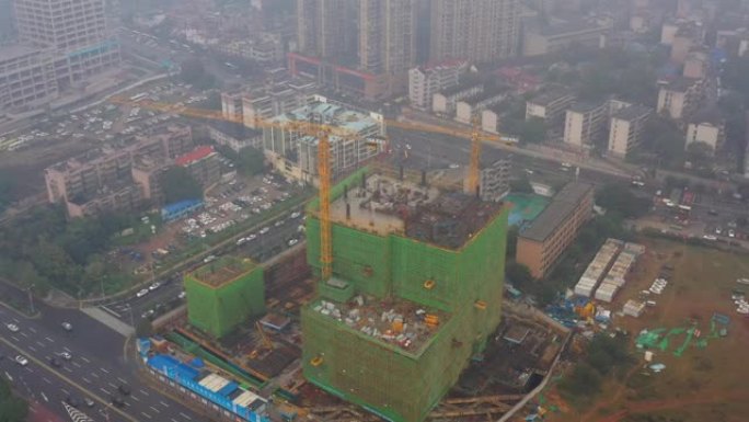 雨天长沙市滨江湾巨大建筑场空中全景4k中国