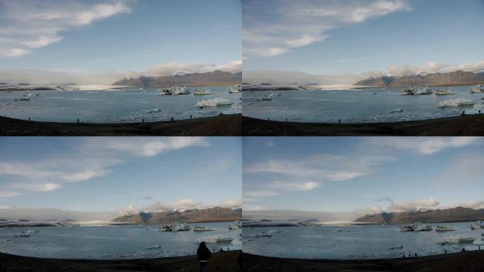 延时视图。冰岛的钻石海滩Jokulsarlon冰川泻湖冰山