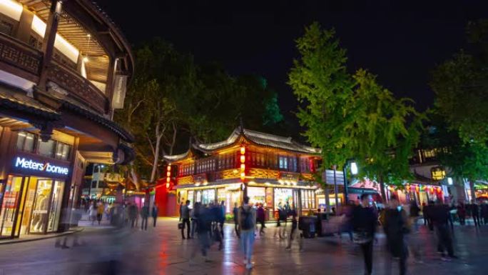 夜间照明南京市老城区著名拥挤广场延时全景4k中国