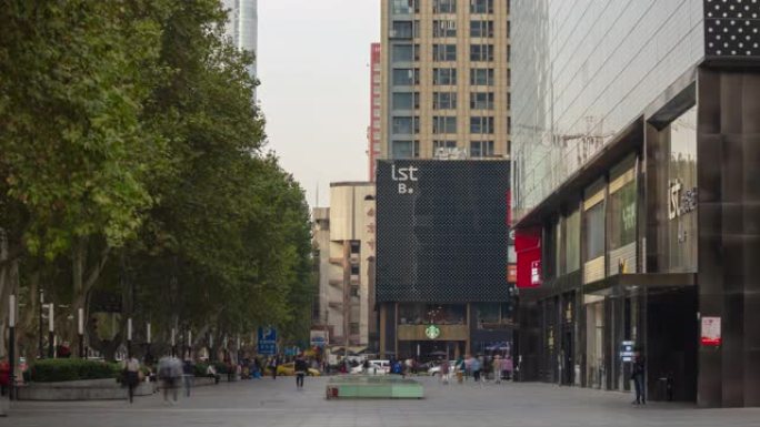 晚间时间南京市市区拥挤购物人行道全景延时4k中国