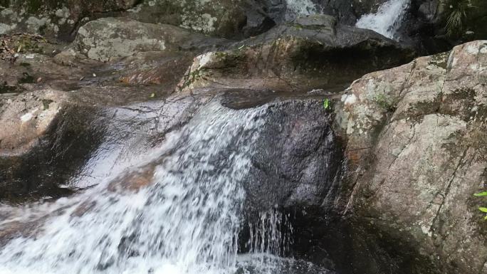 天然山泉水泉水叮咚