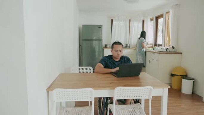 泰国残疾男子在家工作-股票视频