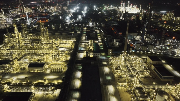 工业，化工园，炼油厂夜景航拍