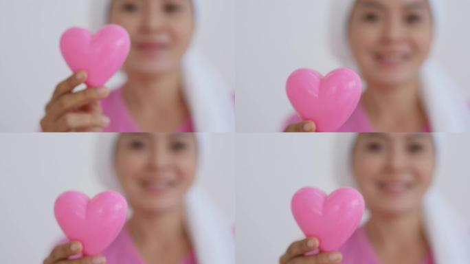 乳腺癌患者手持迷你心脏慢动作