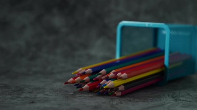 彩色铅笔木制彩色铅笔颜色尖锐的颜色，彩色木质水溶性高级盒透明颜色