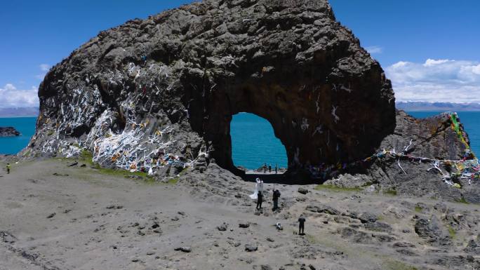 西藏旅游节假日出行 国内热门旅游景点