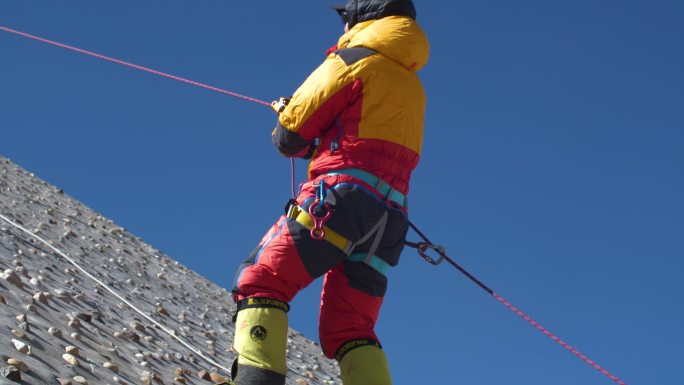 爬珠峰前训练 追求 风险 耐力 绳索冒险