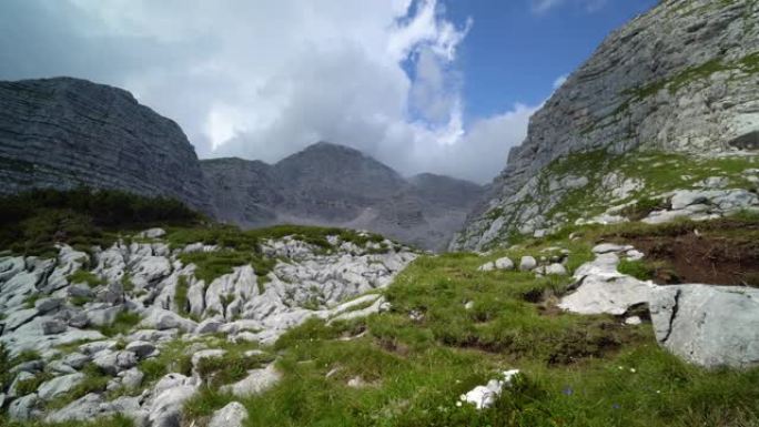 山峰木果松山区山谷大峡谷航拍山川