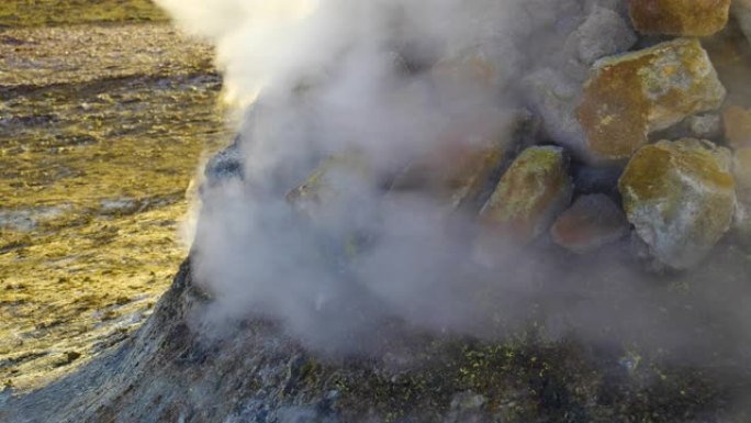 火山活动，地球地热区，喷气孔火山沸腾泥罐，冰岛。