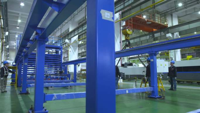 工人干活 产品组装 高科技设备 工厂员工