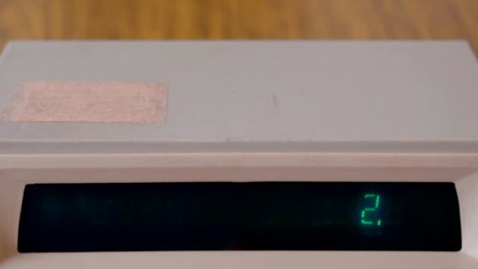 旧计算器绿色屏幕电子设备视频素材绿幕绿屏