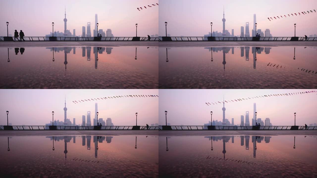 中国上海外滩放风筝的人的剪影，4k镜头。
