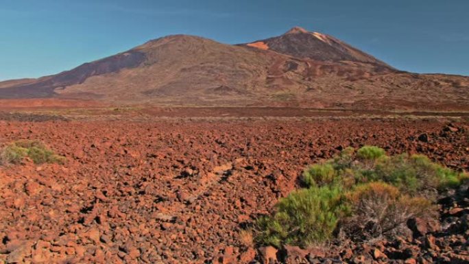 加那利群岛泰德火山。火山景观。背景中的红石岩石和山顶。它可以用来说明火星上的生命，将宇航员降落在另一