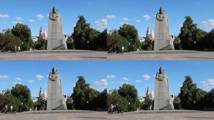 莫斯科卡尔·马克思纪念碑，夏日。