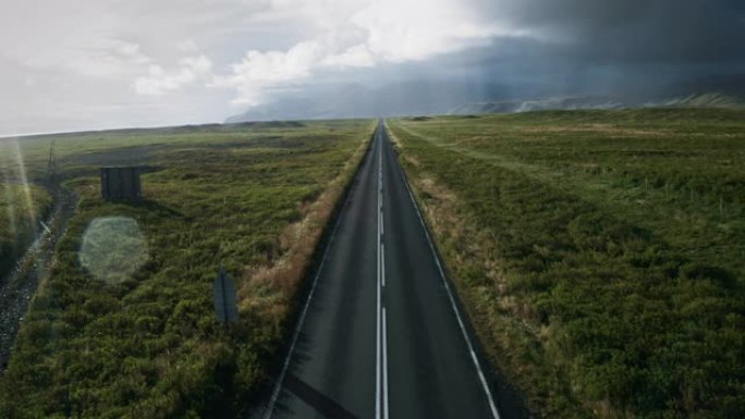 冰岛风景的鸟瞰图大草原下雨天秋天小雨点