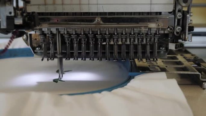 工业机器人缝纫机的操作。