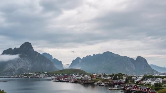 罗弗滕群岛一个渔村的视频。