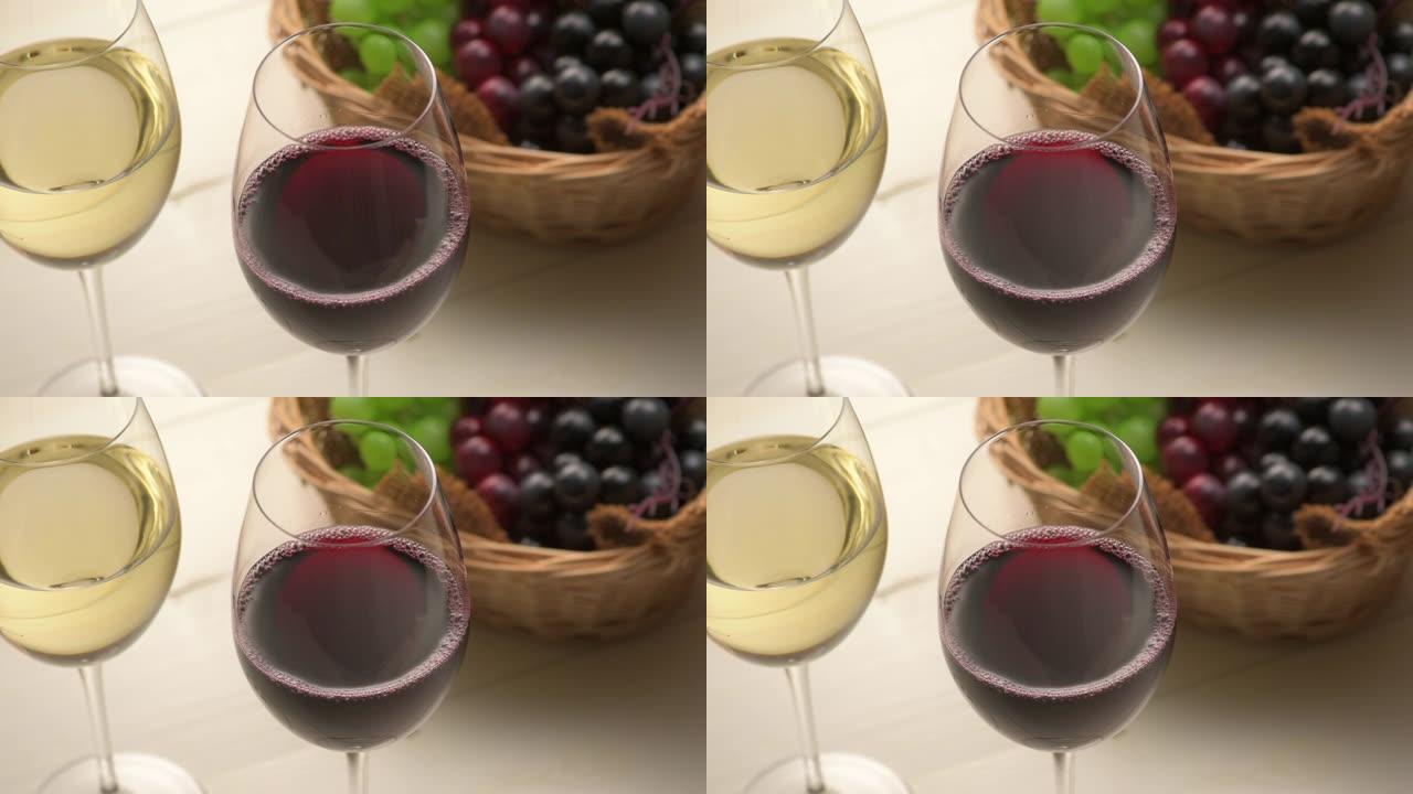 腐烂的葡萄酒into a wine glass