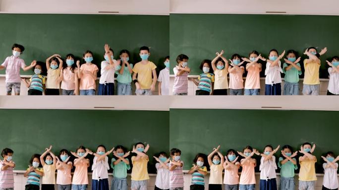 一群多样化的年轻学生戴着面具，一起站在教室里