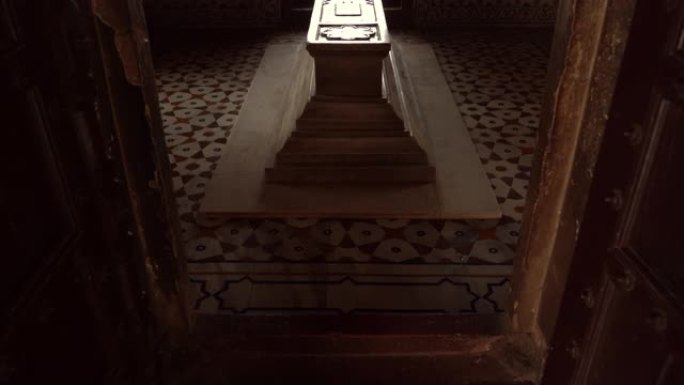 婴儿泰姬陵棺材Itmad-ud-Daulah墓的内部。在印度阿格拉