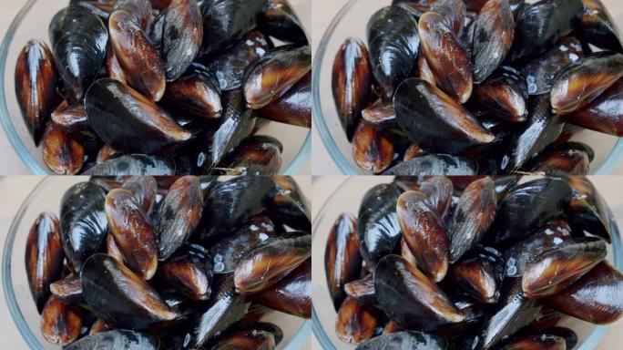 特写，盘子上的蛤蜊和贻贝V2