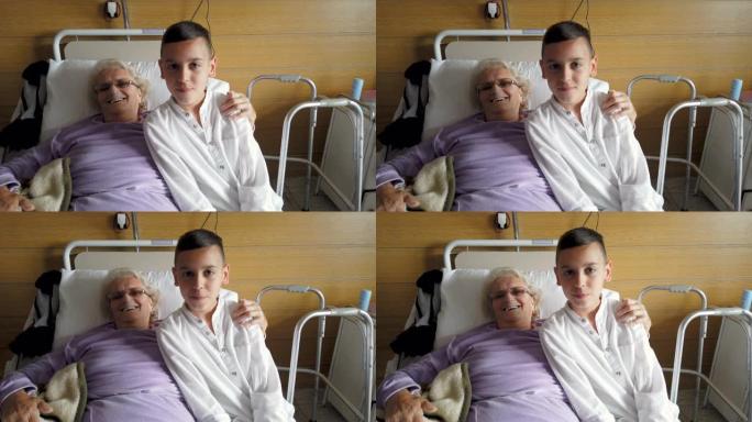 康复期间在医院病床上的祖母和孙子