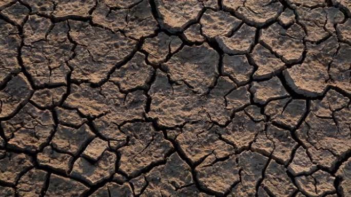 干旱期间干裂土干旱气候干裂的土地旱灾
