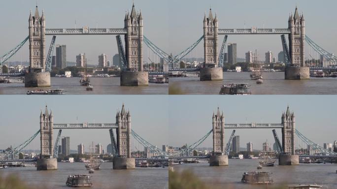 塔桥为进入伦敦游泳池的高船打开