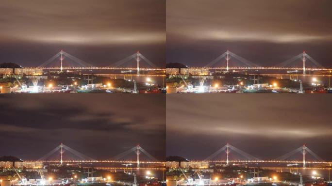 符拉迪沃斯托克 (Vladivostok) 夜景的时间圈，可欣赏港口和俄罗斯桥梁的景色。