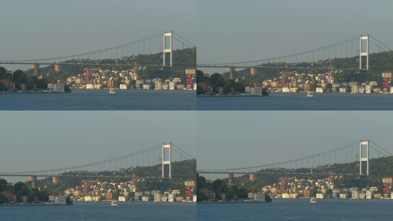 从船上看到博斯普鲁斯海峡的伊斯坦布尔著名景点