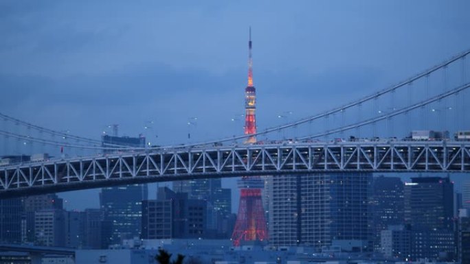 日本东京。2019年12月26日: 东京台场和东京塔的夜景