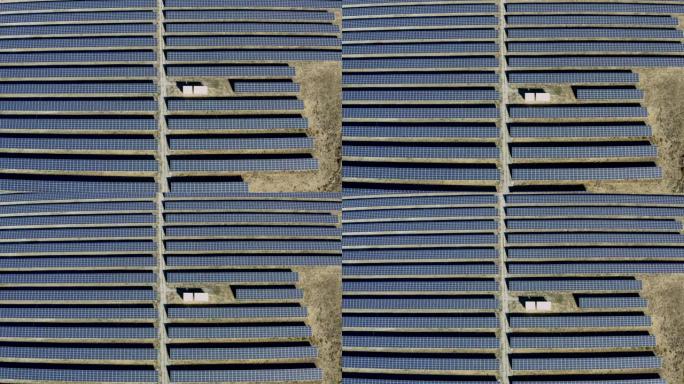 太阳能电池板农场新型能源绿色能源俯拍太阳