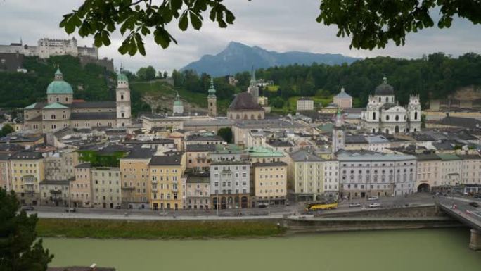 萨尔茨堡市中心河畔山景点全景4k奥地利