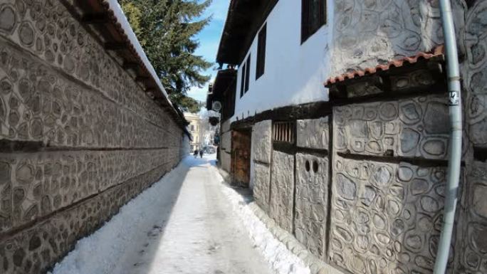 保加利亚班斯科老城的长后巷石路，皮林山上的滑雪胜地