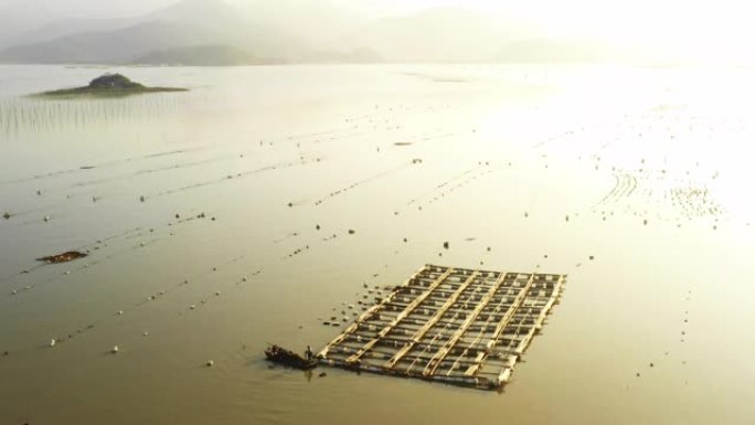 飞越中国的海藻和养鱼场。