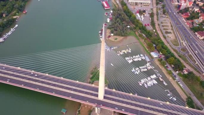 贝尔格莱德Ada桥的无人机视图