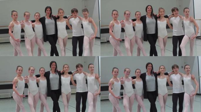 舞蹈工作室中老师和学生的集体照