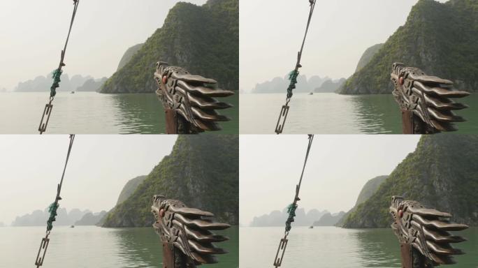 漂浮在海洋中的龙头船。越南。下龙湾