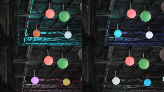 天花板上的彩色球。购物中心的装饰。
