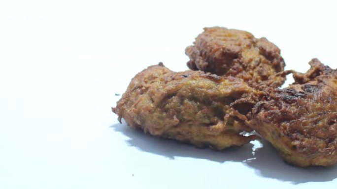 Pakora或pakoda，一种传统且受欢迎的印度素食小吃