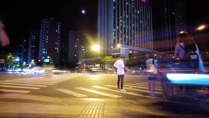 繁忙的城市夜景车流人流延时摄影