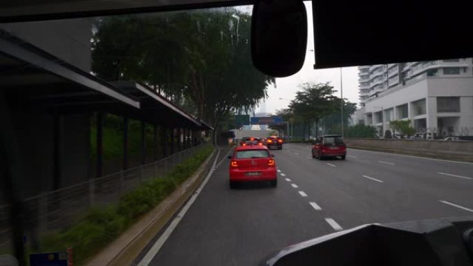 下雨天吉隆坡城市小印度巴士公路旅行前pov全景4k马来西亚