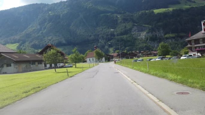 fpv拍摄了通往瑞士中部Lungern村的主要道路